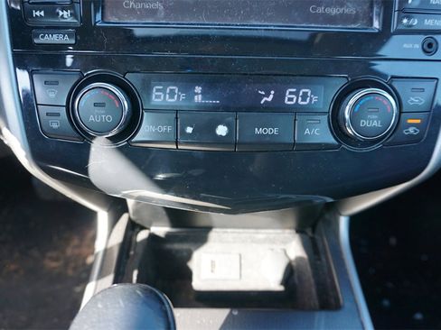 Used 2013 Nissan Altima 3.5 SL w/ Technology Pkg image 11