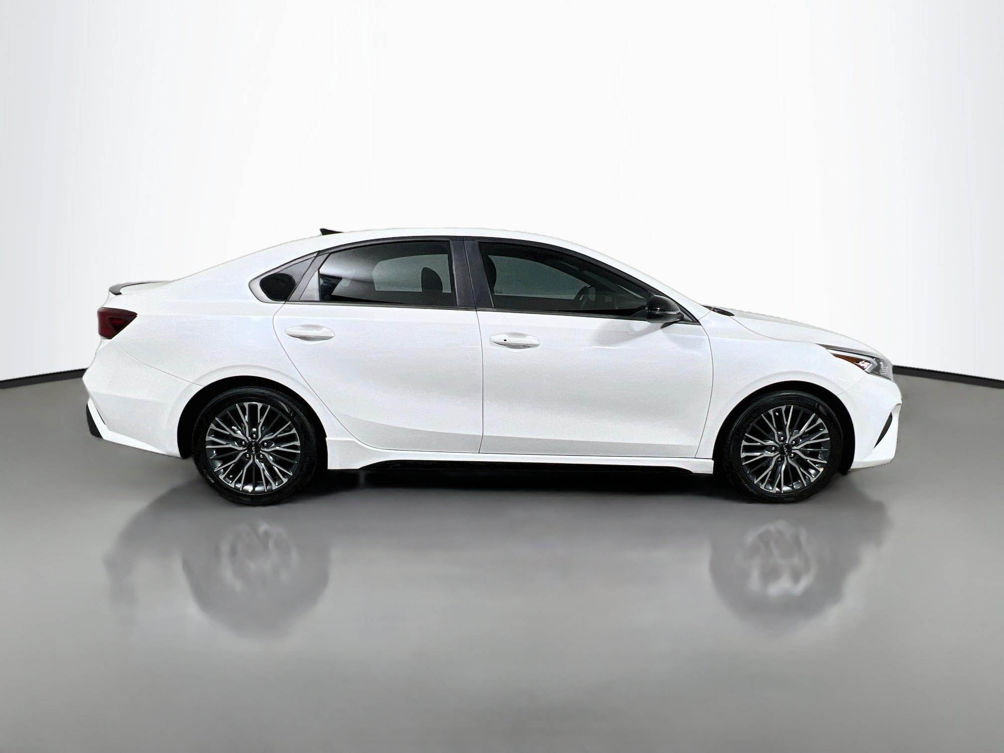 Used 2023 Kia Forte GT-Line FWD image 3