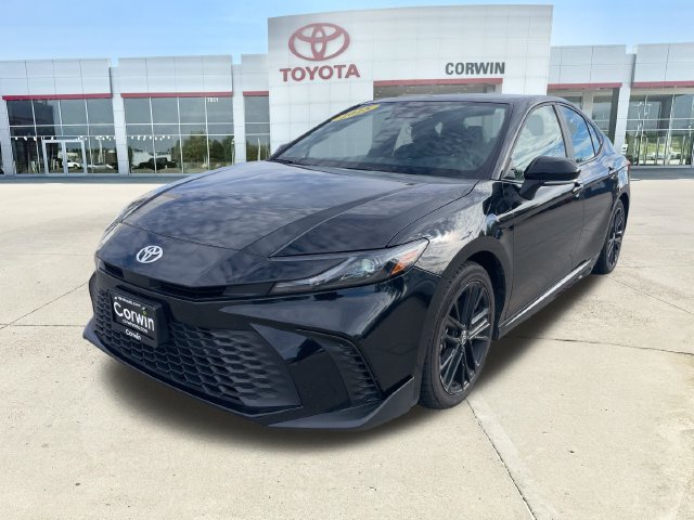 Used 2025 Toyota Camry SE FWD image 7