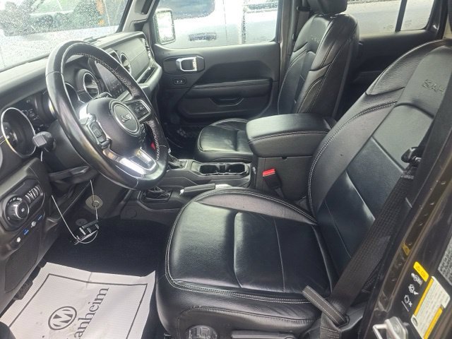 Used 2022 Jeep Wrangler Unlimited Sahara w/ Cold Weather Group AWD/4WD image 9