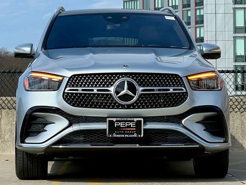 Used 2024 Mercedes-Benz GLE 450 4MATIC image 3