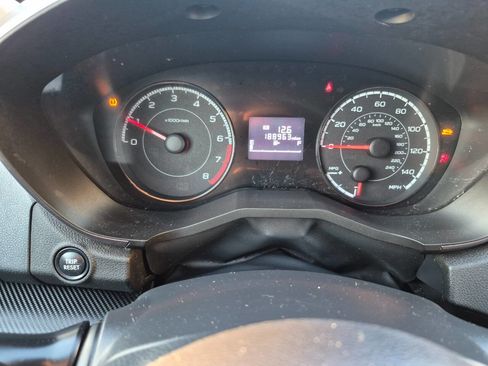 Used 2019 Subaru Crosstrek 2.0i Premium AWD/4WD image 16