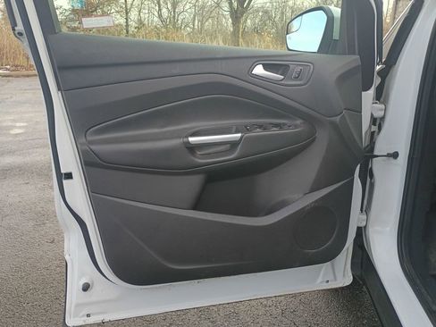 Used 2017 Ford Escape SE w/ SE Cold Weather Package image 10