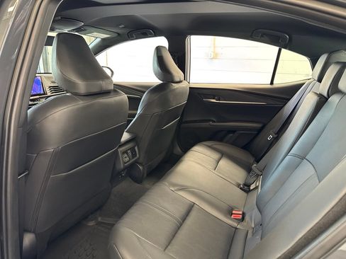 Used 2026 Toyota Camry XSE FWD image 38