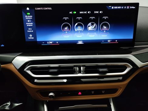 Used 2024 BMW 330i Sedan w/ Convenience Package image 21