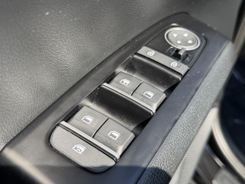 Certified 2025 Kia Soul LX FWD image 14