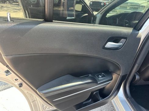 Used 2022 Dodge Charger SXT w/ Leather Interior Group RWD image 39
