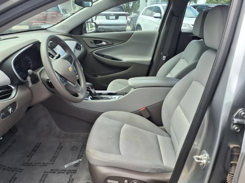 Used 2025 Chevrolet Malibu LT FWD image 12