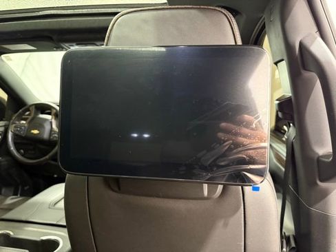 Used 2023 Chevrolet Tahoe High Country w/ Advanced Technology Package image 32