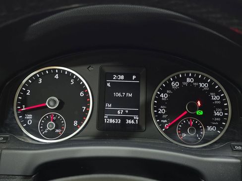 Used 2014 Volkswagen Tiguan SE image 19