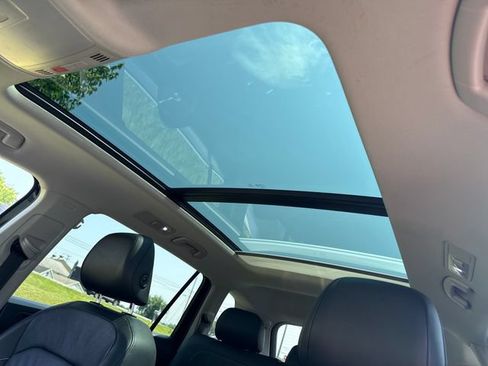 Used 2019 Volkswagen Tiguan SEL Premium w/ 3rd Row Seat Package AWD/4WD image 22