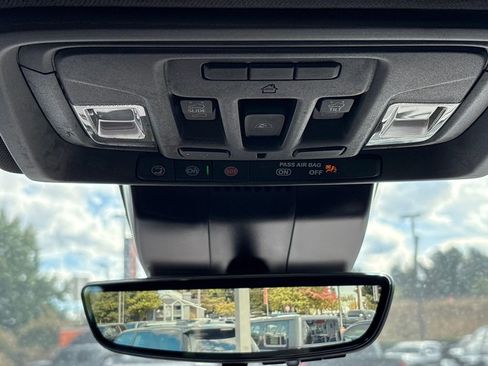 Used 2024 GMC Sierra 3500 Denali w/ Denali Reserve Package image 20