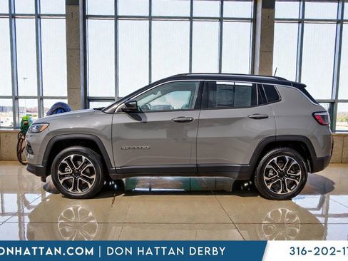 Used 2022 Jeep Compass Limited AWD/4WD image 2