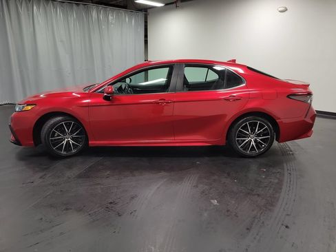 Used 2023 Toyota Camry SE FWD image 5