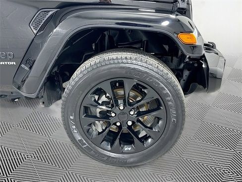 Used 2022 Jeep Gladiator Overland image 23