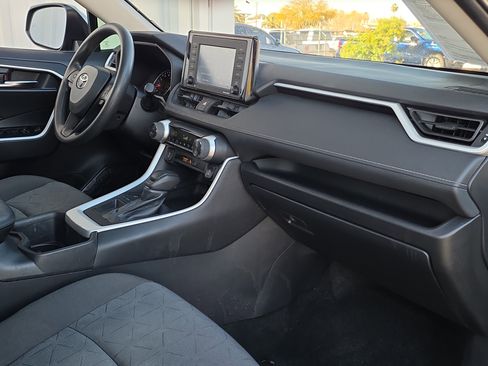 Used 2022 Toyota RAV4 XLE w/ Convenience Package image 30