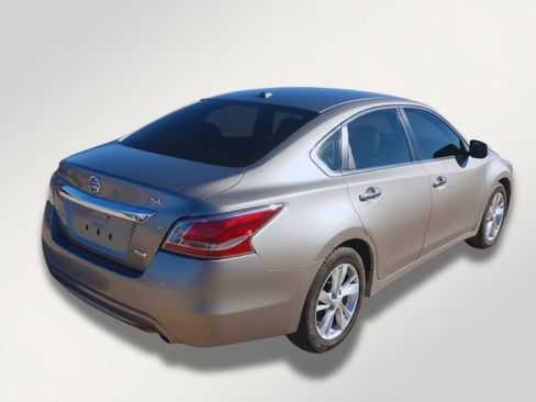 Used 2014 Nissan Altima 2.5 SL w/ Moonroof Package image 3