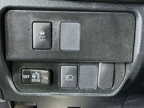 Used 2021 Toyota Tacoma SR5 RWD image 17