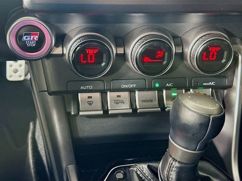 Used 2025 Toyota GR86 Premium RWD image 15