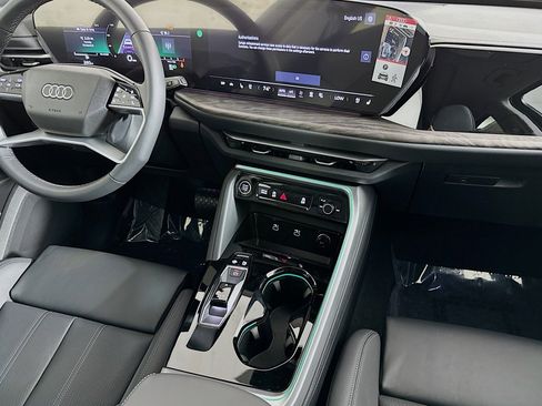 New 2025 Audi Q5 Premium Plus image 6