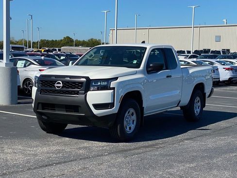 New 2026 Nissan Frontier S image 8