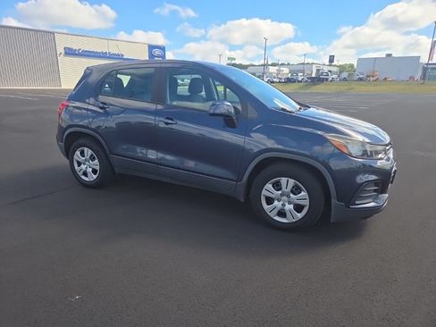 Used 2018 Chevrolet Trax LS FWD image 17