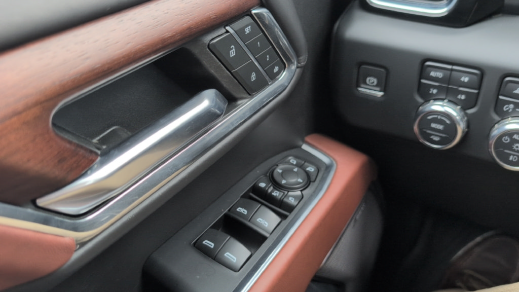 Used 2024 GMC Sierra 3500 Denali Ultimate AWD/4WD image 13