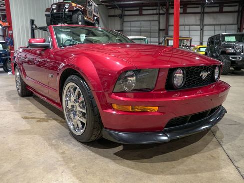 Used 2005 Ford Mustang GT Premium RWD image 12