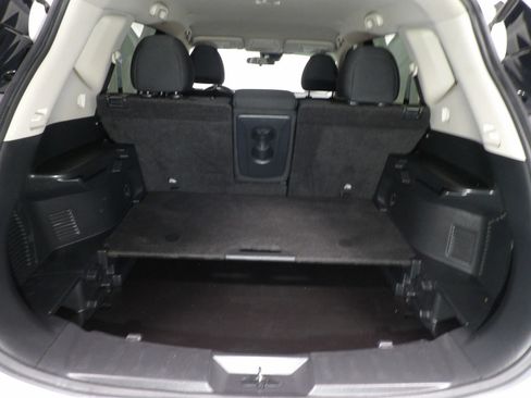 Used 2020 Nissan Rogue S FWD image 8