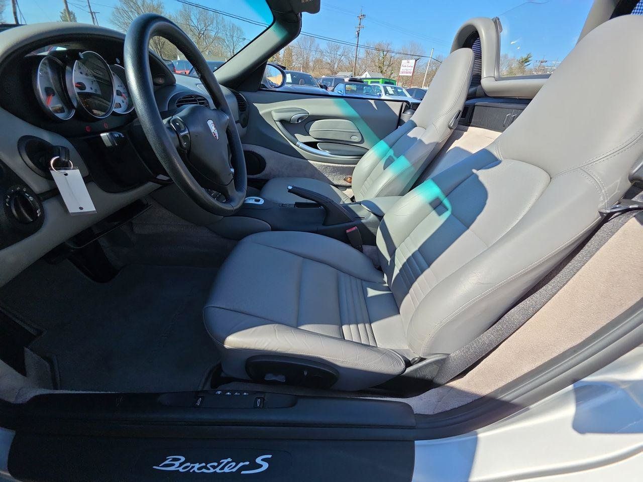 Used 2002 Porsche Boxster S RWD image 3