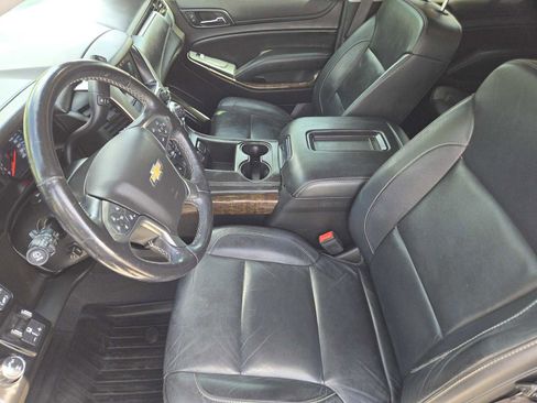 Used 2019 Chevrolet Tahoe LT w/ Luxury Package AWD/4WD image 13