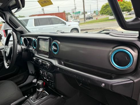 Used 2023 Jeep Wrangler Unlimited w/ Sun & Screen Package AWD/4WD image 29