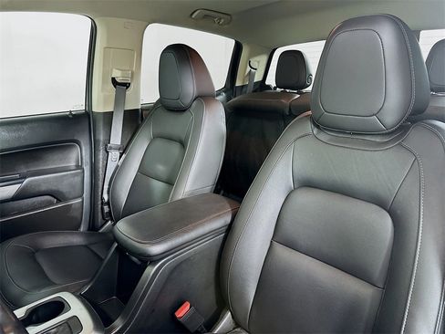 Used 2022 Chevrolet Colorado LT w/ Luxury Package image 8