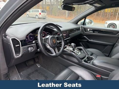 Used 2022 Porsche Cayenne E-Hybrid image 4