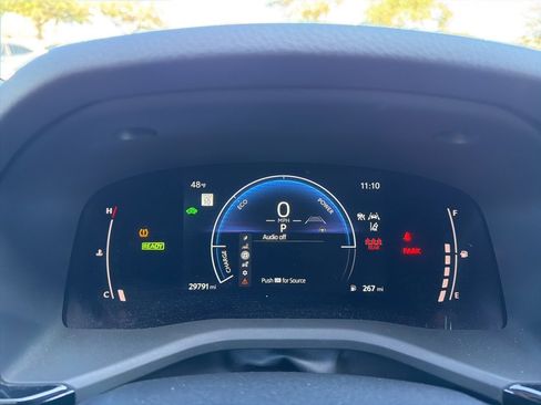 Used 2025 Toyota Camry SE w/ Convenience Package image 17