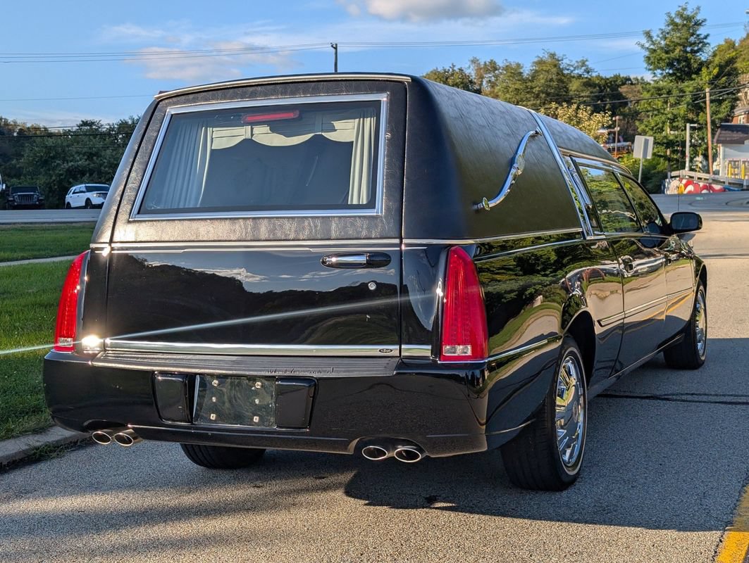 Used 2009 Cadillac DTS Hearse FWD image 6