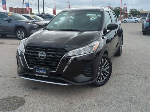 Used 2024 Nissan Kicks SV FWD image 1