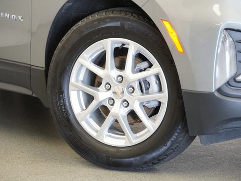 Certified 2024 Chevrolet Equinox LT FWD image 10