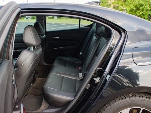 Used 2015 Acura TLX w/ Technology Package FWD image 16