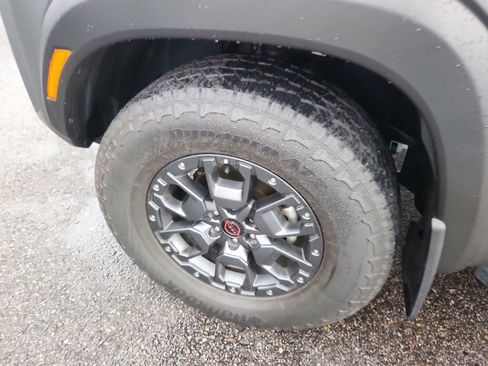 Used 2023 Nissan Frontier PRO-4X w/ Pro-4X Premium Package image 17