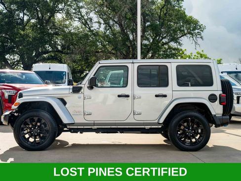 Used 2024 Jeep Wrangler Unlimited Sahara AWD/4WD image 2