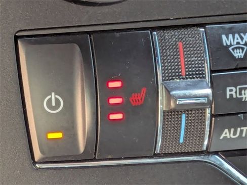 Used 2017 Ford Explorer XLT w/ Equipment Group 202A image 26