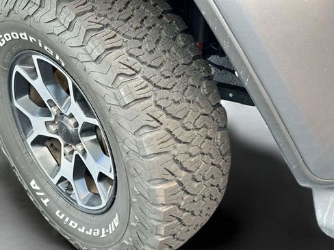 Used 2021 Jeep Wrangler Unlimited Rubicon AWD/4WD image 32
