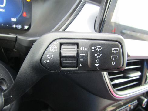 Used 2025 Ford Escape Platinum w/ Class II Trailer Tow Package AWD/4WD image 29