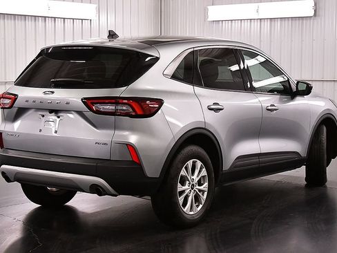 Used 2023 Ford Escape Active w/ Tech Pack #1 AWD/4WD image 8