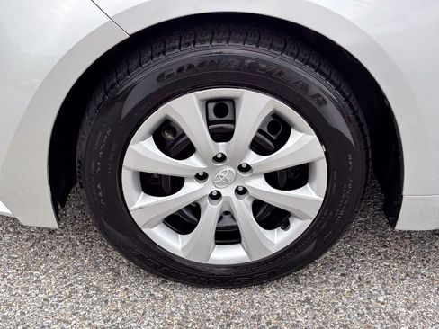Used 2024 Toyota Corolla LE FWD image 44
