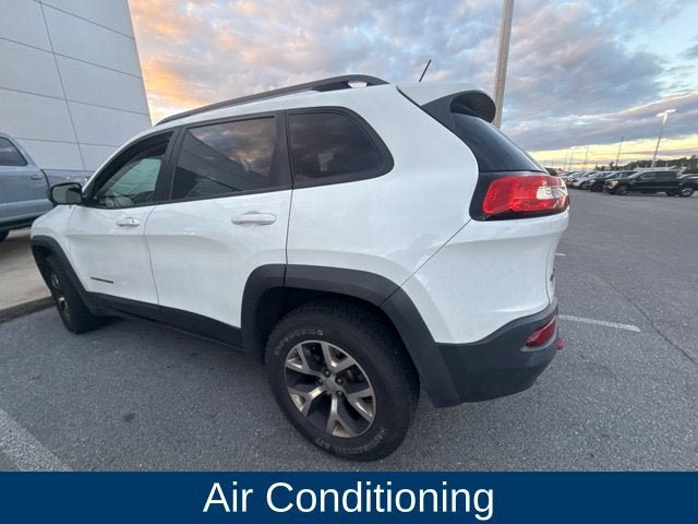 Used 2015 Jeep Cherokee Trailhawk AWD/4WD image 8