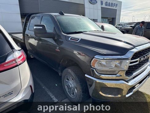 Used 2024 RAM 3500 Tradesman w/ Chrome Appearance Group image 3