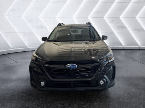 Used 2025 Subaru Outback Limited AWD/4WD image 2