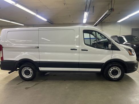 Certified 2024 Ford Transit 150 Low Roof RWD image 9